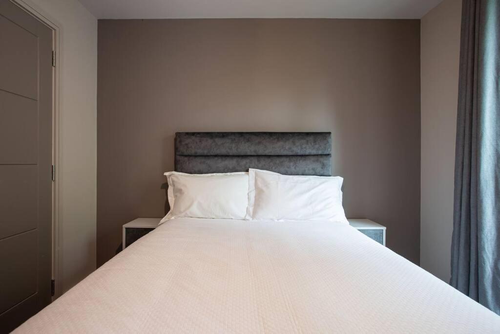 Modern 2Br With Balcony Next To The City Airport Bhd - Free Parking 贝尔法斯特 外观 照片