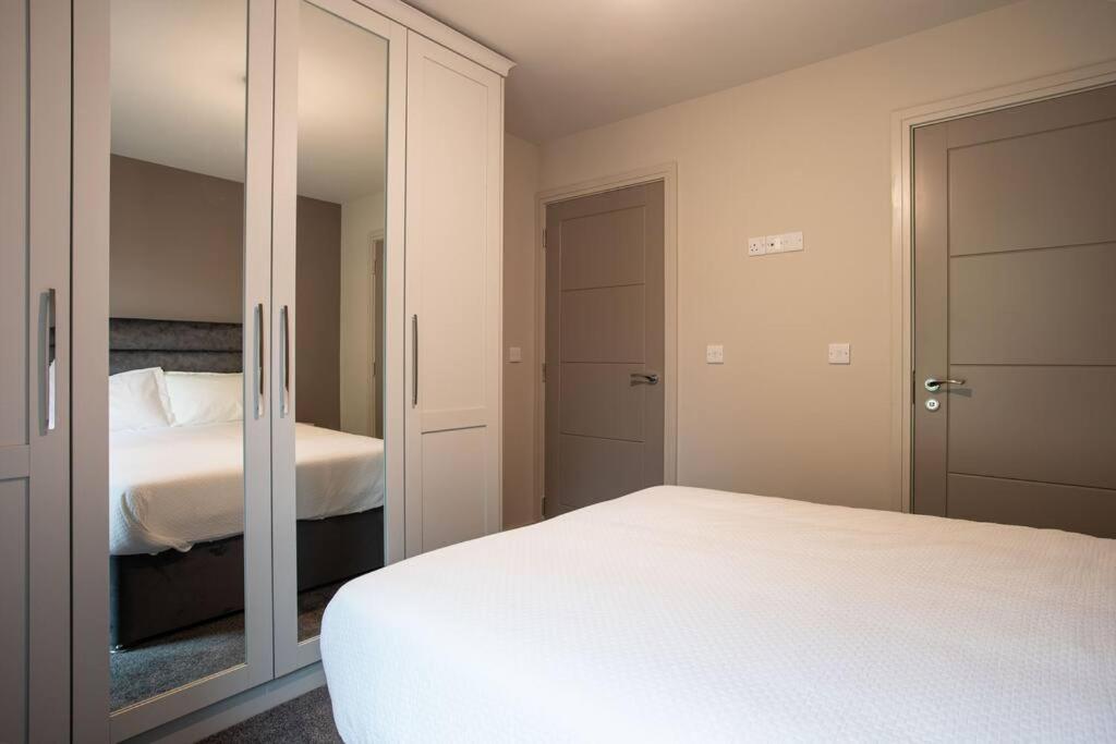 Modern 2Br With Balcony Next To The City Airport Bhd - Free Parking 贝尔法斯特 外观 照片